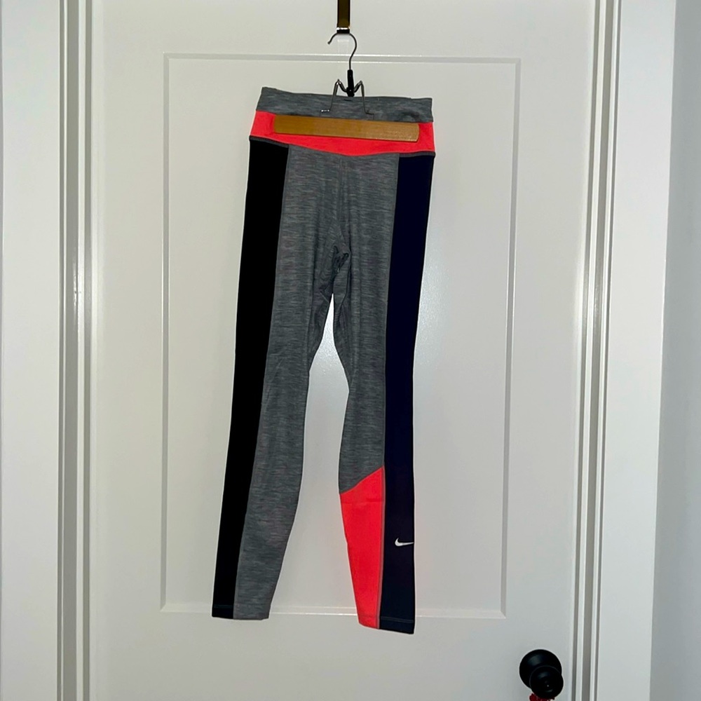 Nike leggings. Like new.